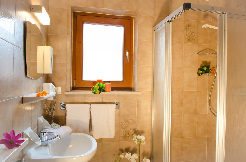 Doppelzimmer mit Balkon